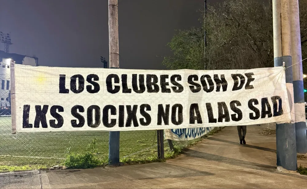 talleres pedido de asamblea bandera socios