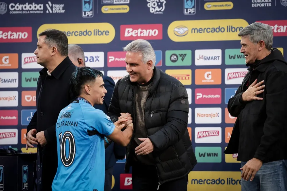 LLARYORA PASSERINI CHINO ZELARRAYAN